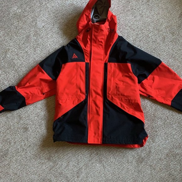 Nike ACG Goretex Jacket - Picture 2 of 4